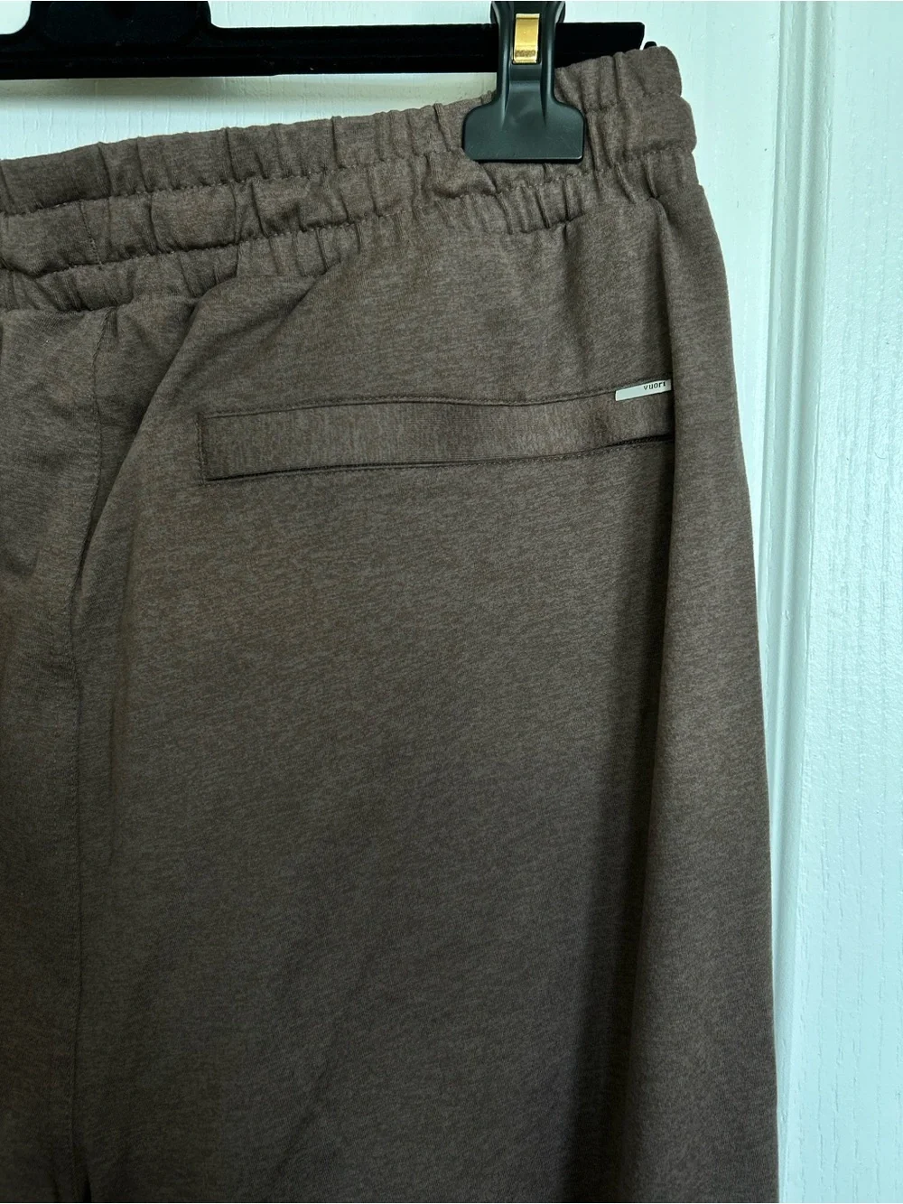 Vuori Men's Dark Brown Drawstring Joggers